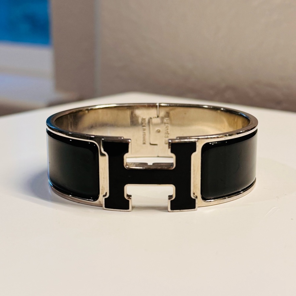 HERMÈS CLIC CLAC H WIDE NOIR ENAMEL BRACELET PM